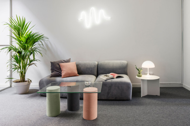 徐匯辦公室裝修音樂科技設(shè)計案例-第4張圖片-上海古都建筑設(shè)計集團 徐匯辦公室裝修音樂科技設(shè)計案例-第4張圖片-上海古都建筑設(shè)計集團