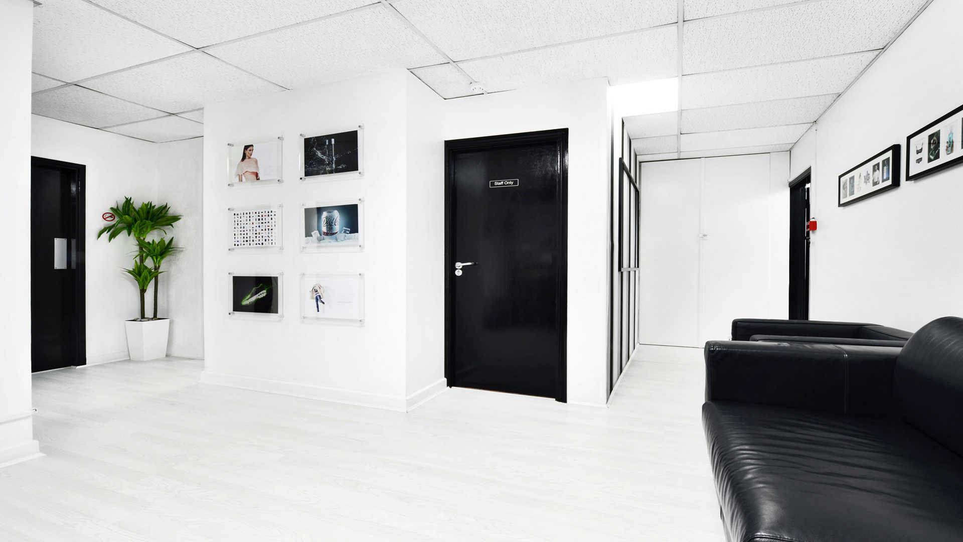 上海辦公室裝修純白色調(diào)攝影棚裝修設(shè)計-第3張圖片-上海古都建筑設(shè)計集團 上海辦公室裝修純白色調(diào)攝影棚裝修設(shè)計-第3張圖片-上海古都建筑設(shè)計集團