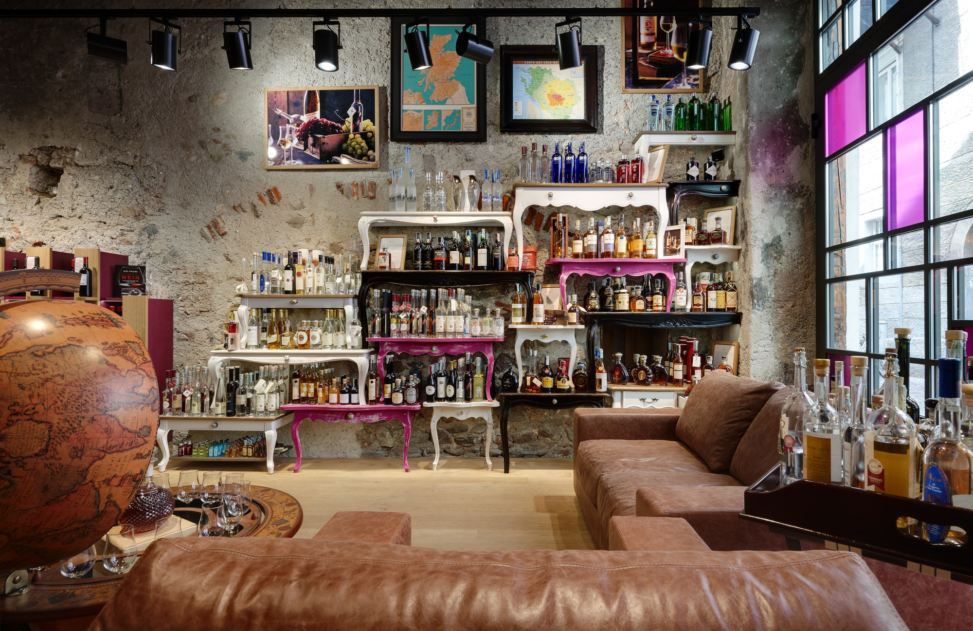 徐匯區(qū)200平復(fù)古酒莊辦公室裝修設(shè)計-第3張圖片-上海古都建筑設(shè)計集團(tuán)