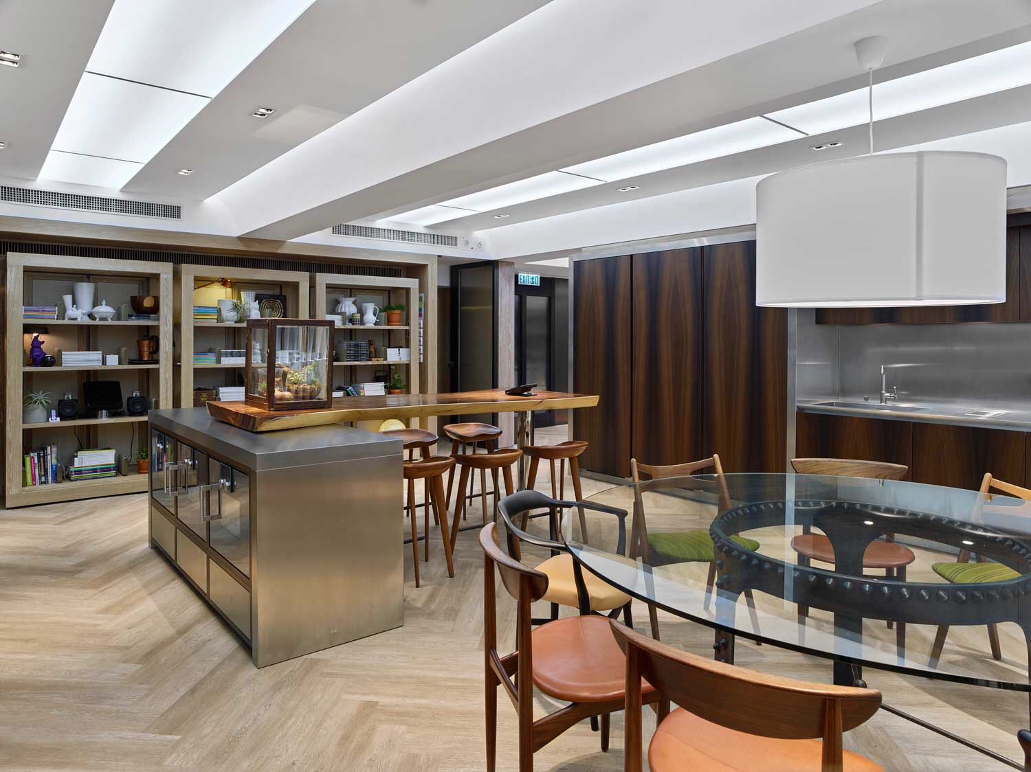 上海辦公室裝修木質(zhì)桌椅設(shè)計-第2張圖片-上海古都建筑設(shè)計集團