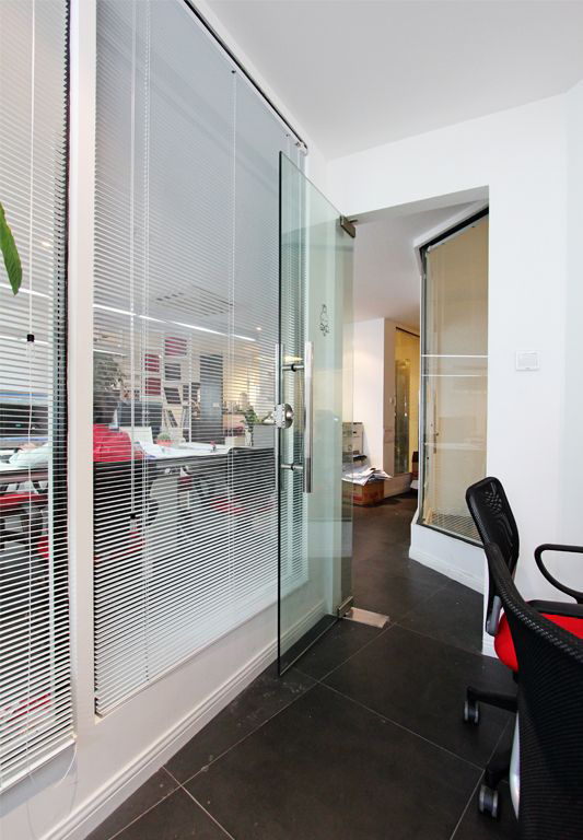 長寧區(qū)簡約風格辦公室裝修設計-第8張圖片-上海古都建筑設計集團 長寧區(qū)簡約風格辦公室裝修設計-第8張圖片-上海古都建筑設計集團