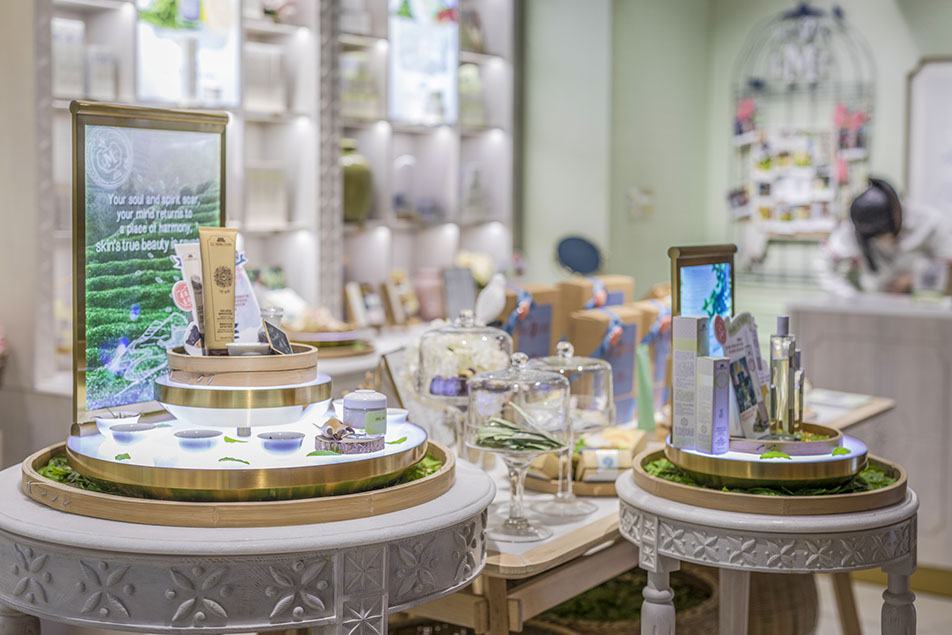 上海化妝品辦公室裝修設(shè)計-第1張圖片-上海古都建筑設(shè)計集團