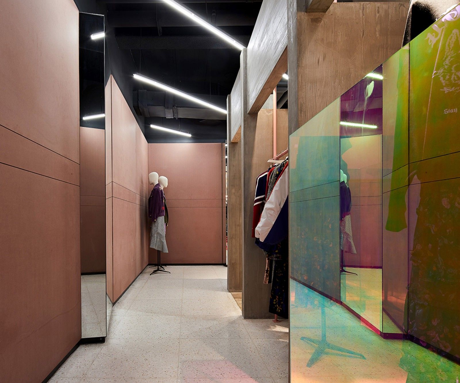 時(shí)尚女裝店裝修設(shè)計(jì)-第3張圖片-上海古都建筑設(shè)計(jì)集團(tuán) 時(shí)尚女裝店裝修設(shè)計(jì)-第3張圖片-上海古都建筑設(shè)計(jì)集團(tuán)