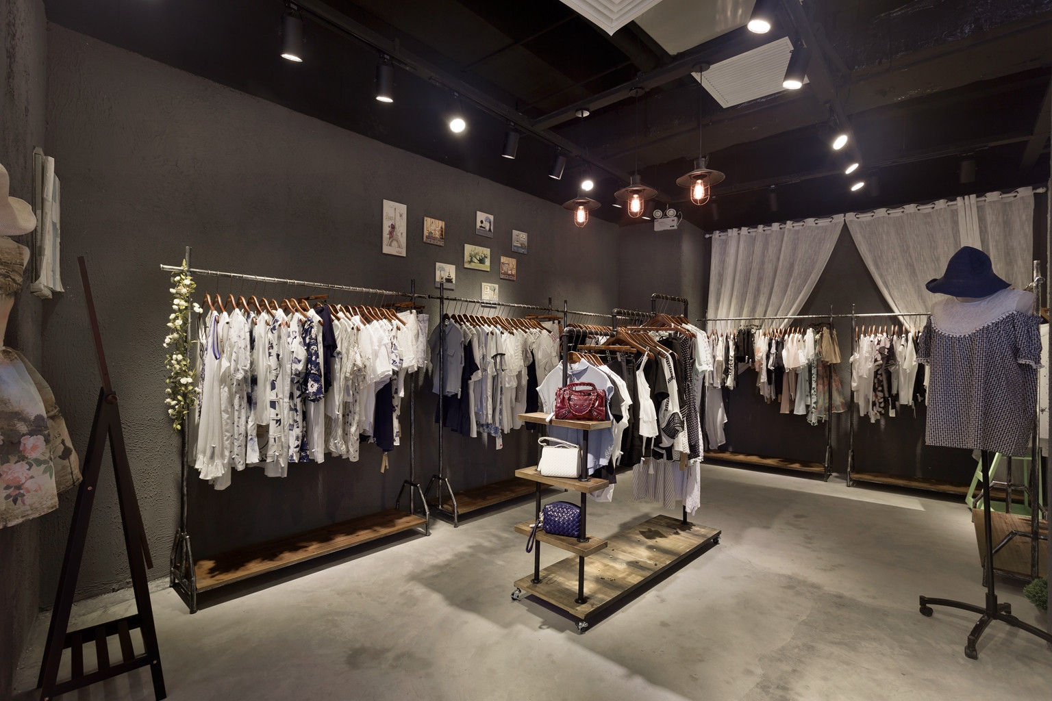 青浦區(qū)loft風(fēng)格女裝店裝修設(shè)計(jì)-第3張圖片-上海古都建筑設(shè)計(jì)集團(tuán) 青浦區(qū)loft風(fēng)格女裝店裝修設(shè)計(jì)-第3張圖片-上海古都建筑設(shè)計(jì)集團(tuán)