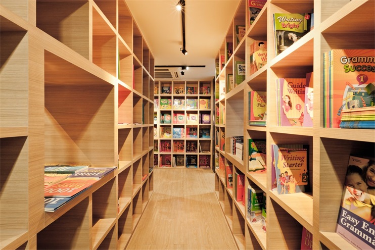 虹口區(qū)原木風格書店裝修設計-第5張圖片-上海古都建筑設計集團