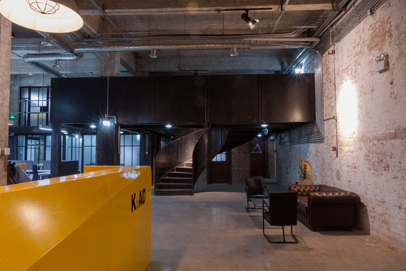 青浦區(qū)工業(yè)風(fēng)開闊辦公室裝修設(shè)計-第1張圖片-上海古都建筑設(shè)計集團