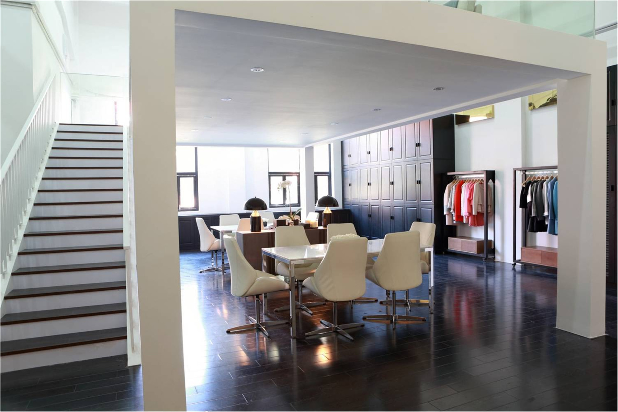 復(fù)式女裝店裝修設(shè)計-第2張圖片-上海古都建筑設(shè)計集團(tuán) 復(fù)式女裝店裝修設(shè)計-第2張圖片-上海古都建筑設(shè)計集團(tuán)