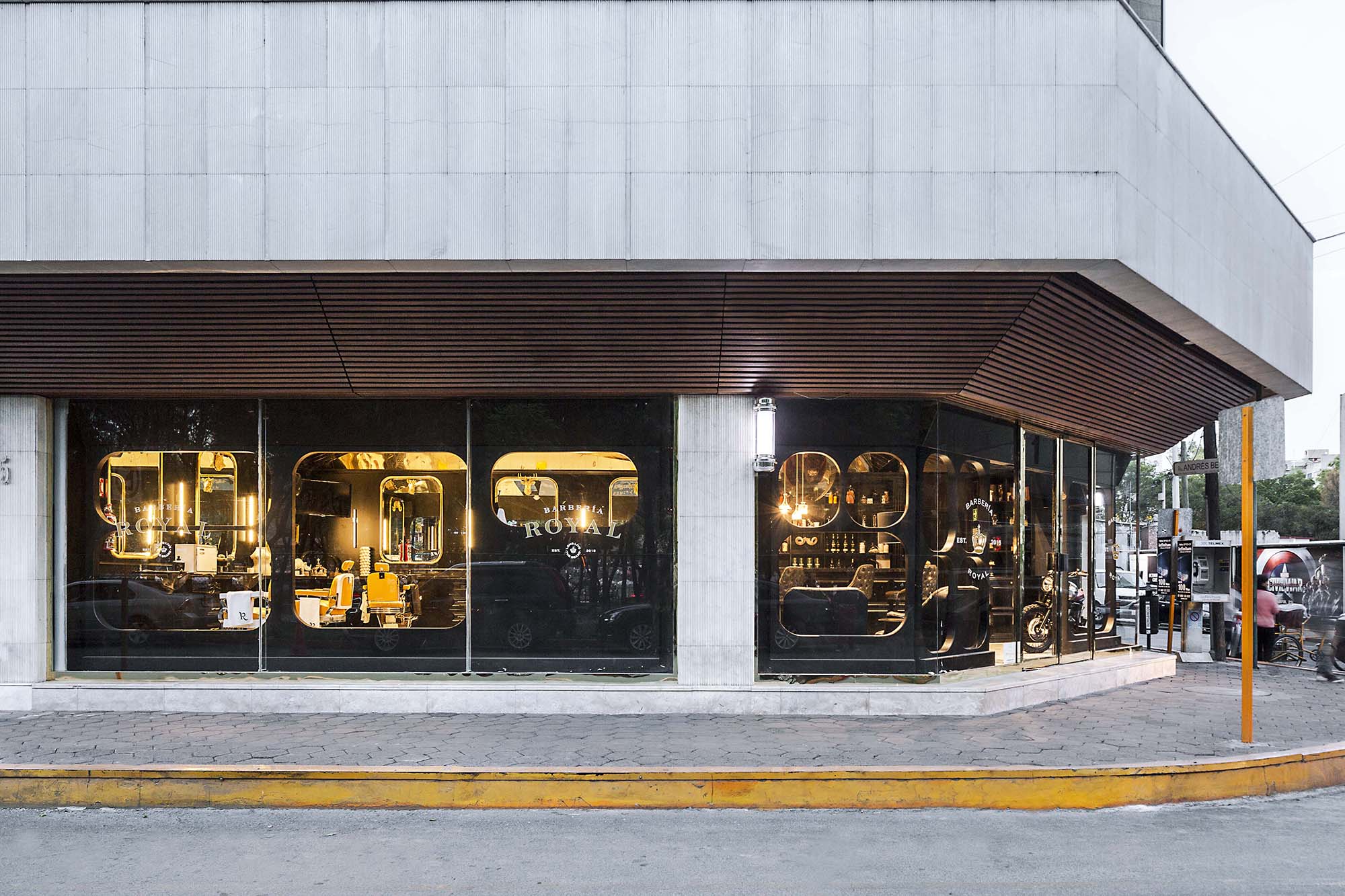 現(xiàn)代時尚發(fā)廊裝修設(shè)計-第2張圖片-上海古都建筑設(shè)計集團(tuán) 現(xiàn)代時尚發(fā)廊裝修設(shè)計-第2張圖片-上海古都建筑設(shè)計集團(tuán)