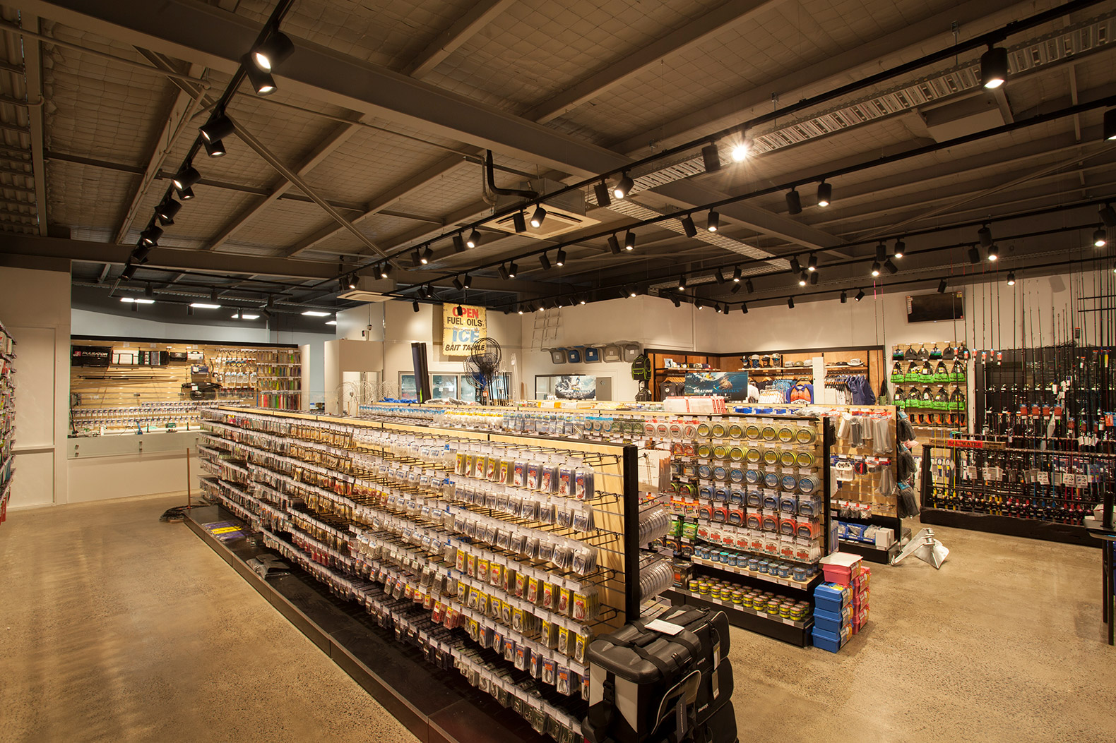 原木工業(yè)風(fēng)漁具店裝修設(shè)計-第1張圖片-上海古都建筑設(shè)計集團 原木工業(yè)風(fēng)漁具店裝修設(shè)計-第1張圖片-上海古都建筑設(shè)計集團