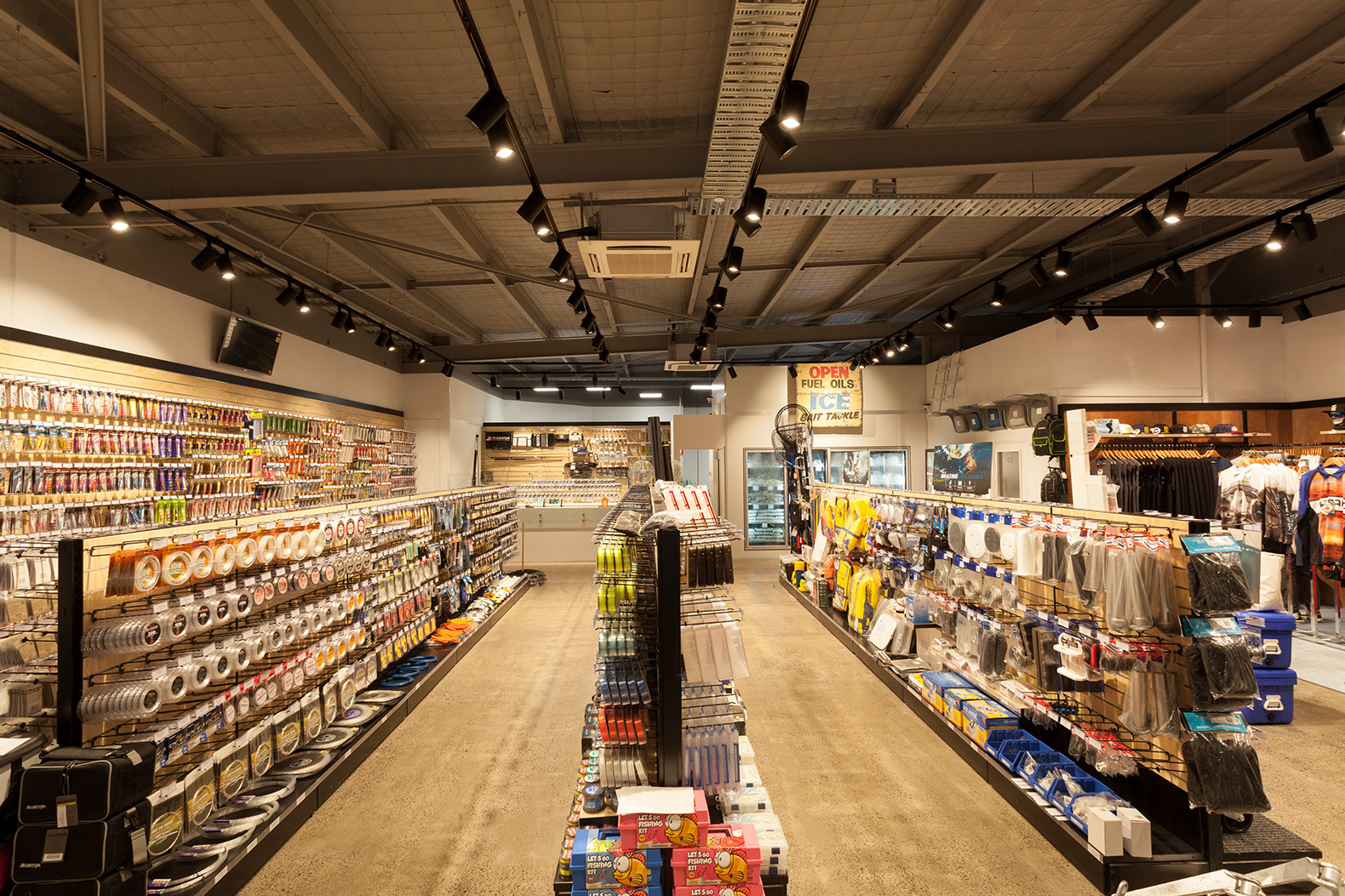 原木工業(yè)風(fēng)漁具店裝修設(shè)計-第3張圖片-上海古都建筑設(shè)計集團 原木工業(yè)風(fēng)漁具店裝修設(shè)計-第3張圖片-上海古都建筑設(shè)計集團