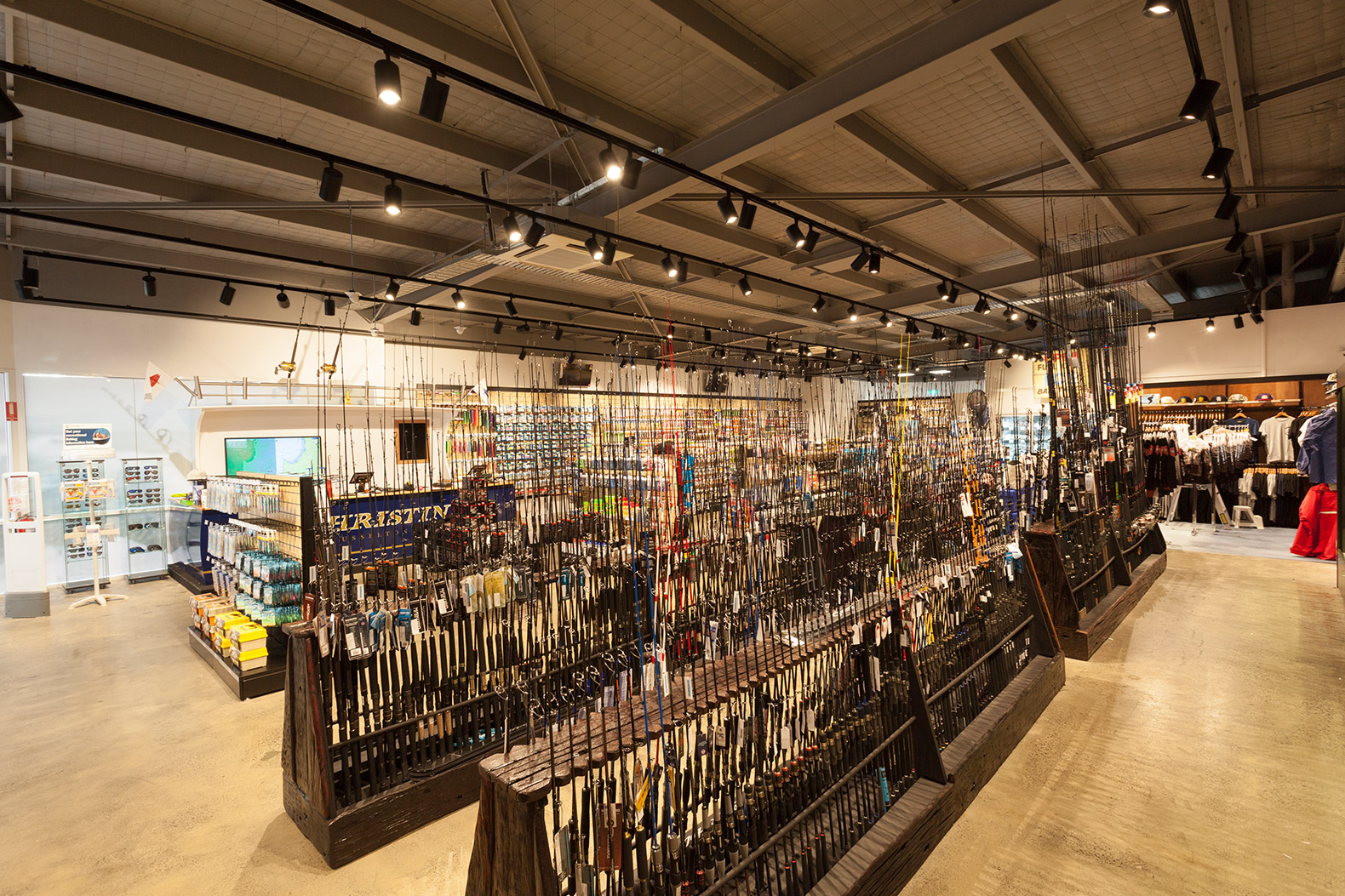 原木工業(yè)風(fēng)漁具店裝修設(shè)計-第4張圖片-上海古都建筑設(shè)計集團 原木工業(yè)風(fēng)漁具店裝修設(shè)計-第4張圖片-上海古都建筑設(shè)計集團